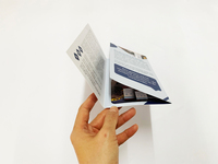 Folleto tríptico de papel brillante con impresión UV rápida OEM, 80 lb, A5, plegable, con laminación de película, para mapas y libros de instrucciones.
