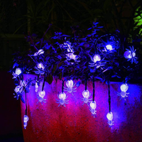 Décorations d'Halloween pour maison, bar ou fête sur le thème des maisons hantées : Guirlande lumineuse LED 3D araignée violette, alimentation solaire/à piles/électrique