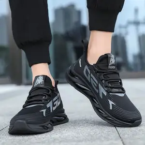 2024 가장 인기있는 레이스 업 통기성 메쉬 실행 블랙 스니커즈 도매 캐주얼 패션 미끄럼 방지 테니스 신발 남성