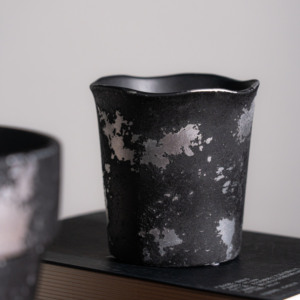 Pots en céramique modernes Wabi-sabi pour plantes, pot noir et argenté pour plantes d'intérieur, pot en terre cuite à motif de feuilles en relief pour la décoration de jardin et de maison - Product Image 5