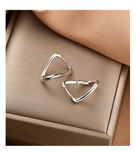 Pendientes de <span class=keywords><strong>Plata</strong></span> de Ley 925 con forma de triángulo geométrico, <span class=keywords><strong>aros</strong></span>, estilo minimalista personalizado para mujer - Product Image 5