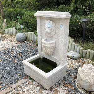 Hermosa Fuente de Pared con Cabeza de León Tallada en Granito Antiguo para Decoración de Jardín - Product Image 2