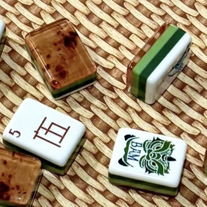 In Stock 1.24*0.90*0.63 Inch Wholesale Travel 4 Layer Engraved Acrylic Luxury 160 <b>Set</b> New America <b>Mahjong</b> Tiles - Product Image 5