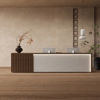 Comptoir de magasin en bois massif, écologique, moderne, simple, petit, moyen, bureau d'accueil, café, réception
