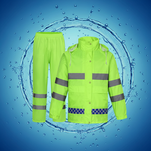 Traje Impermeable con Capucha, Ecológico, de PVC, con Tiras Reflectantes de Alta Visibilidad y Diseño Plegable - Product Image 5