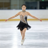Robe de patinage artistique noire et or à manches longues en Spandex/Nylon, ornée de strass faits à la main, dos profond en V, dos ouvert, en maille, pour enfants