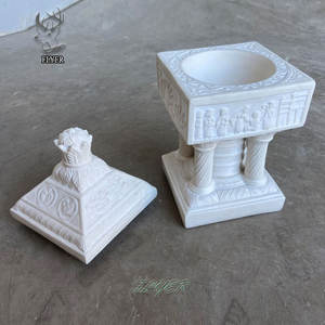Fonte di Acqua Santa per Chiesa con Motivi Europei in Marmo Scolpito, Lavabo per Battesimo - Product Image 3