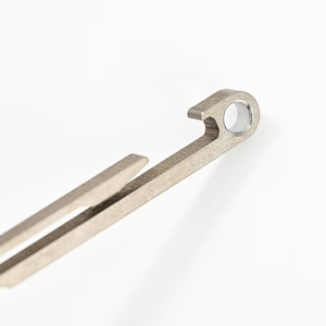 Outil multifonctionnel portable en alliage de titane pour l'extérieur, avec boucle de poche, clip, bande longue, porte-clés de camping en titane avec ouvre-<span class=keywords><strong>bouteille</strong></span> - Product Image 3