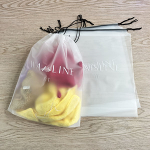 Sac à fermeture éclair semi-transparent mat givré CPE, impression personnalisée du logo, pochette en plastique refermable pour l'emballage des vêtements - Product Image 6