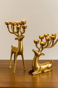 Support de bougie en aluminium au design naturel attrayant avec finition dorée, fait main, écologique, pour Noël - Product Image 4