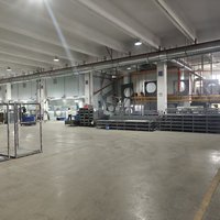 Perfil de Aluminio Galvanizado en Forma de C, Ranura Guía, Sección Metálica para Estructuras Industriales