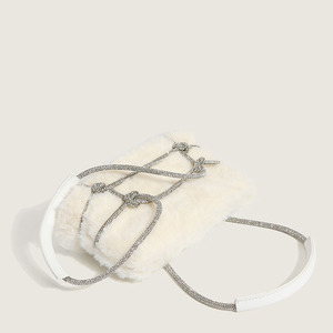 Bolso para axila a la moda para mujer, bandolera de pelo salvaje de lujo con diamantes de imitación, 2022 - Product Image 4