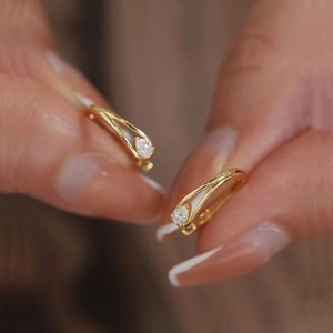 Piccoli orecchini a clip a forma di goccia per donna, gioielli alla moda con ciondolo a goccia scintillante - Product Image 2