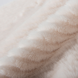 Nouveau à la mode 100% polyester brossé <span class=keywords><strong>fausse</strong></span> <span class=keywords><strong>fourrure</strong></span> tissu cheveux longs tissus de <span class=keywords><strong>fourrure</strong></span> artificielle échantillon gratuit pour dames manteau - Product Image 4