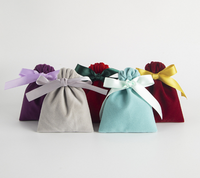 Pochette à bijoux en velours avec logo imprimé personnalisé, petit sac en velours avec cordon de serrage pour l'emballage de cadeaux de bijoux