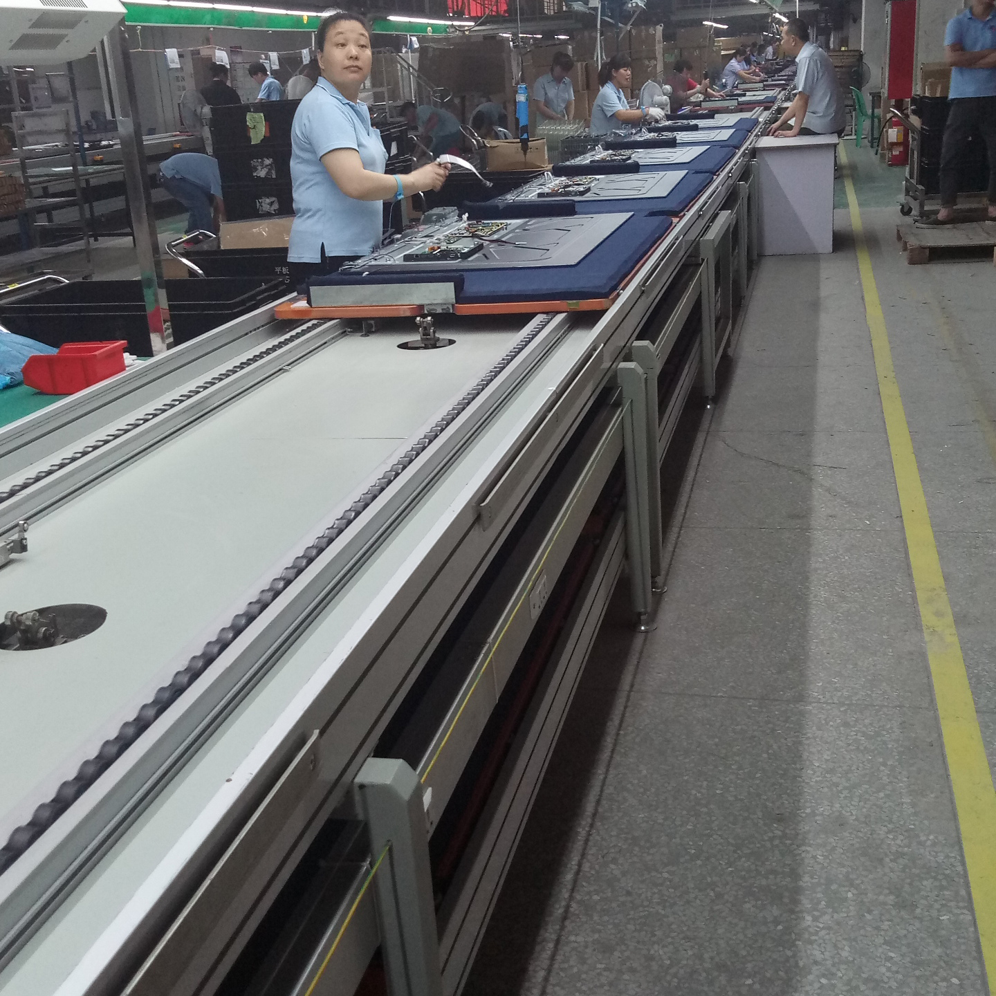 Personnalisé Prise Électrique/Compresseur Ligne D'assemblage de Convoyeur À Rouleaux