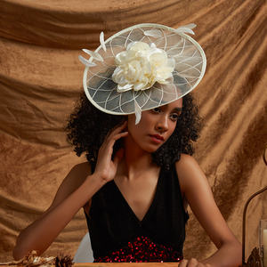 หมวกซินาเม่สำหรับผู้หญิงหมวกแฟชั่นสำหรับงานแต่งงานเครื่องประดับผมในโบสถ์สำหรับงานปาร์ตี้ชายหาดฉากกลางแจ้ง - Product Image 4