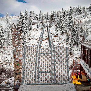 Bolsa de Mano Tipo Tote Acolchada Plateada Brillante de Gran Capacidad, con Cierre Abierto, de Algodón Suave, para la Temporada de Primavera - Product Image 3