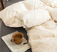 Ensemble de literie 3 pièces beige en jacquard tufté avec housse de couette et taies d'oreiller en microfibre brossée à motif losanges ciselés