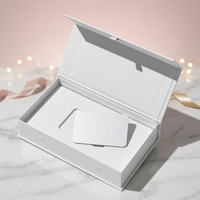 Boîte cadeau personnalisée rigide pour cartes de crédit VIP, avec couvercle magnétique, emballage cadeau recyclable en papier, logo en feuille d'or
