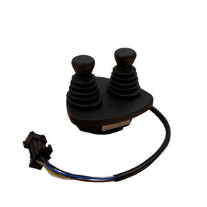 Apilador eléctrico original Linde de 1,5 toneladas con batería de 24V - Product Image 2