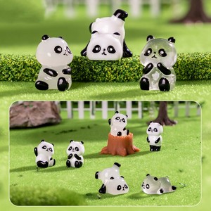CHENXI Mini 3D Mignon Panda Chinois en Résine Écologique Peint à la Main Ornements de <span class=keywords><strong>Jardin</strong></span> DIY Accessoires de Décoration Intérieure Porte-clés - Product Image 1