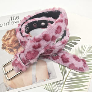 Hottie Retro Trendy Gargantilla Cinturón para diseño de estampado de leopardo en forma de ojo de felpa rosa con material de PU - Product Image 6