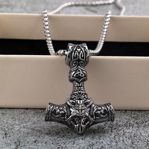 จี้ค้อนธอร์สไตล์นอร์ดิกเรโทร ทำจากสแตนเลสสตีล พร้อมลายเซลติก สำหรับผู้ชาย เหมาะเป็นของขวัญสำหรับใส่ในยามว่าง - Product Image 3