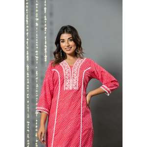 Conjunto elegante hecho a mano de Kurta con pantalón y Dupatta estampada a precio mayorista de algodón puro estampado digital largo para mujer - Product Image 4