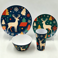 Service de table en mélamine imprimé arbre de Noël et pain d'épices pour les fêtes - Tendances Maison