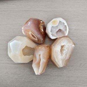 Venta al por Mayor de Geodas de Ágata Natural de Alta Calidad, Piedra Curativa de Forma Libre, Piedra Pulida para Decoración del Hogar - Product Image 6