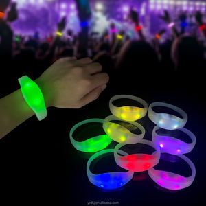 Ferngesteuerte LED-Armbänder Funkgesteuerte Party-LED-Armbänder Party-Armband LED-Licht - Product Image 2