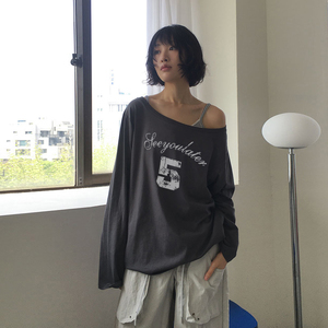 Camiseta de Mujer con Estampado Gráfico, Estilo Urbano, Tejido Holgado, Impresión Digital, Manga Larga, Cuello Asimétrico, Color Sólido - Product Image 4