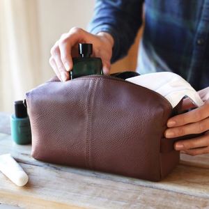 Low Price <b>Small</b> Square Pu Leather Makeup <b>Bag</b> Wholesale Custom Logo Promotional Oem Odm Cosmetic <b>Bags</b> for <b>Men</b> - Product Image 2