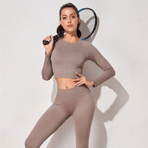Set personalizzato di Logo 2 pezzi donna abbigliamento sportivo palestra Yoga Set <span class=keywords><strong>a</strong></span> coste senza cuciture manica lunga abiti da allenamento per le donne - Product Image 4