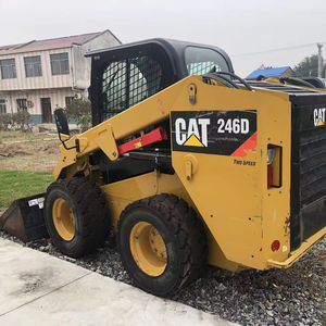 รถตักล้อยางขนาดเล็กมือสอง สภาพดี รุ่น Cat 246d ปี 2022 น้ำหนักบรรทุก 748 กก. ชั่วโมงการทำงานต่ำ เครื่องยนต์ แบริ่งมอเตอร์ - Product Image 1