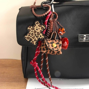 Carino leopardato stampa piccola borsa in pelle in metallo portachiavi pendente con orso per amore accessorio borsa piccola molto numerosa - Product Image 6