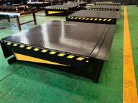 Platform Pemuatan Hidrolik Pengangkat Elektrik dengan Desain Aman, Dock Leveler Teleskopik, Penawaran Spesial