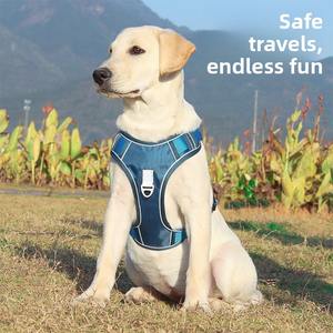 Harnais pour chien en promotion avec poignée, entièrement réglable, réfléchissant et réversible, idéal pour la promenade quotidienne et l'entraînement - Product Image 4