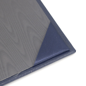 ปกหนังเทียมลายลิ้นจี่แบบหนา ขนาด 8.5"x 11" <span class=keywords><strong>A4</strong></span> สำหรับใส่ประกาศนียบัตรหรือใบปริญญา พร้อมซับในลายมัวร์อย่างดี และโลโก้ปั๊มทอง - Product Image 2