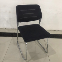 Chaise de bureau confortable de haute qualité pour une utilisation prolongée, en tissu, simple, avec dossier en maille, idéale pour les salles de réunion.