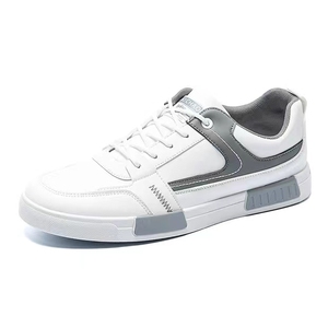 Nouvelles chaussures blanches à la mode et respirantes, chaussures de sport décontractées polyvalentes, chaussures de printemps et d'automne pour hommes - Product Image 1