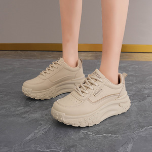 Chaussures sportives respirantes à lacets pour femmes, fabriquées en Chine, semelle épaisse, rehaussantes, tendance automne/printemps/été 2026 - Product Image 4