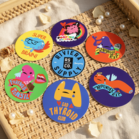 Autocollants personnalisés imperméables avec logo imprimé, autocollants en vinyle PVC personnalisés, impression d'autocollants personnalisés avec plusieurs designs pour la promotion