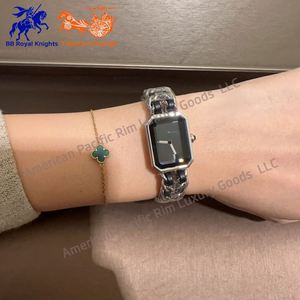 Montre connectée élégante ultra-luxe pour femme, ultra-fine, avec suivi de l'oxygène sanguin, résistante à l'eau et aux phases lunaires, bracelet en cuir de 22 mm - Product Image 5