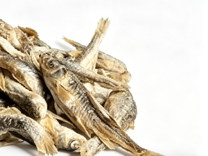 Friandises de poisson séché pour chats et chiens, riches en protéines, naturelles, petites collations de poisson riches en oméga 3 pour la santé de la peau et du pelage des animaux. - Product Image 3