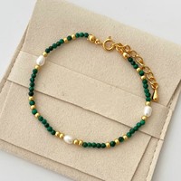 Bracelets de haute qualité imperméables multicolores en perles naturelles et en perles de plastique pour femmes Bijoux tendance de la fabrique