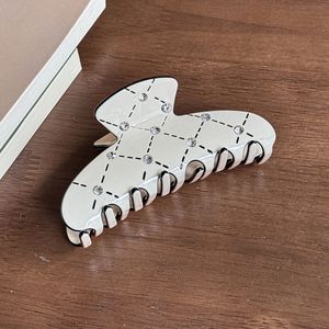 Pince à cheveux sculptée motif patte de chiot, grande pince requin de luxe tendance pour chignon arrière, accessoires polyvalents pour cheveux féminins - Product Image 6