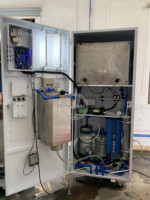 Distributeur d'eau 2024 avec système de filtration RO et conception de porte avant ouverte Installation facile Distributeur d'eau