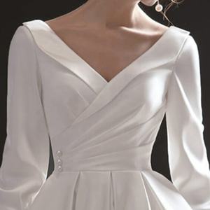 Abito da donna elegante in <span class=keywords><strong>raso</strong></span> a <span class=keywords><strong>maniche</strong></span> <span class=keywords><strong>lunghe</strong></span> con scollo a V profondo, ideale per matrimoni e feste. - Product Image 3